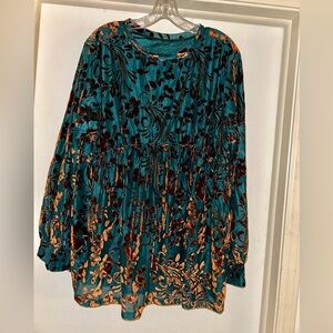 Floral Velvet Long Sleeve Top